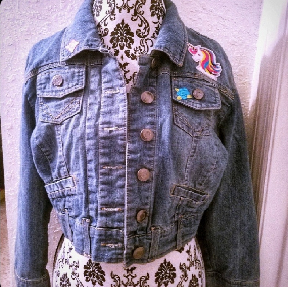 Cute cropped denim jacket